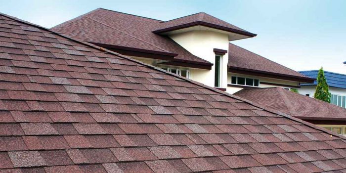 Sindrila bituminoasa este un material ieftin cu care iti poti acoperi casa si vine cu avantajul rezistentei la o gama variata de temperaturi!